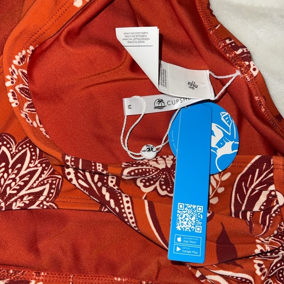 Cupshe Swimsuit - Picture 2 of 3